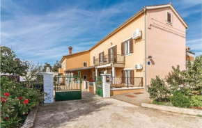 2 Bedroom Stunning Apartment In Pula